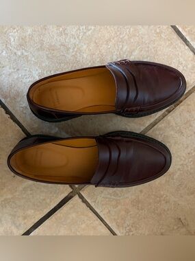 GUC Albane Loafers in Glossy Burgundy Size 7